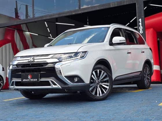 MITSUBISHI OUTLANDER 2.2 MIVEC DI-D DIESEL HPE-S AWD AUTOMÁTICO